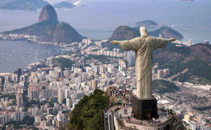 O Cristo Redentor faz parte do nosso passeio de helicóptero no Rio de Janeiro.