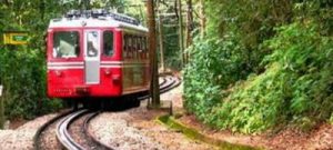 Subimos de trem até o Cristo Redentor.