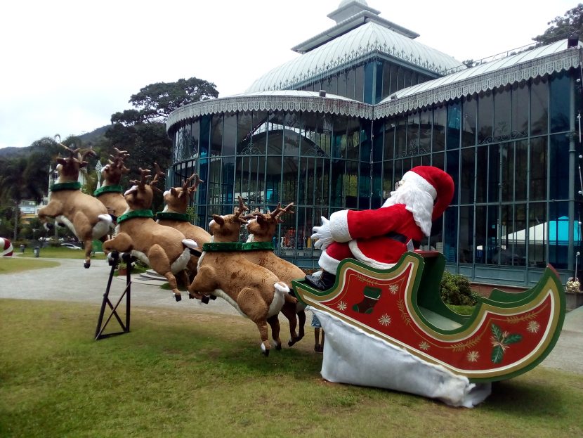 Santa at the Cristal Palace in Petropolis